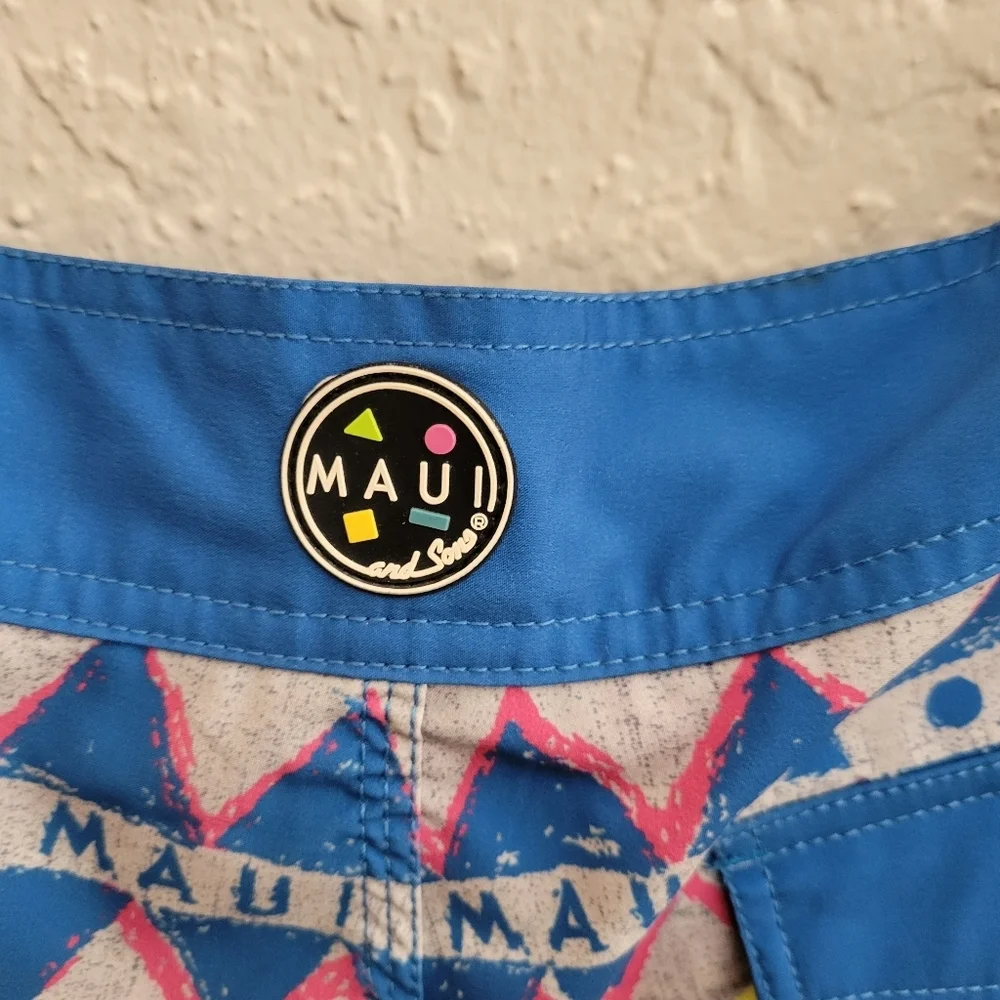 Maui and Sons Board Shorts Size 32